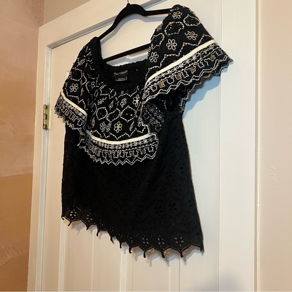 #67 ANTHROPOLOGIE HEMANT & NANDITA MAVRA EMBROIDERED EYELET OFF SHOULDER TOP - Picture 3 of 8